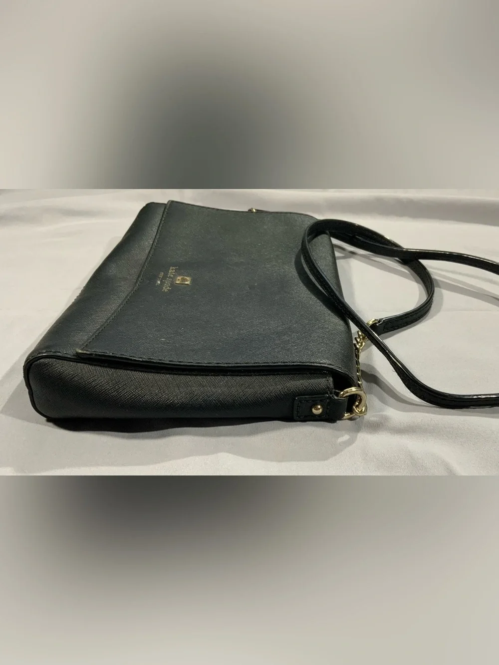 kate spade black crossbody bag with gold chain strap
